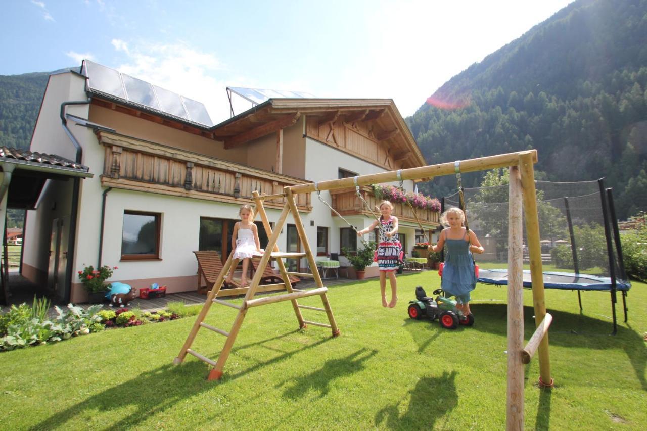 Landhaus Zell Apartment Längenfeld Exterior photo