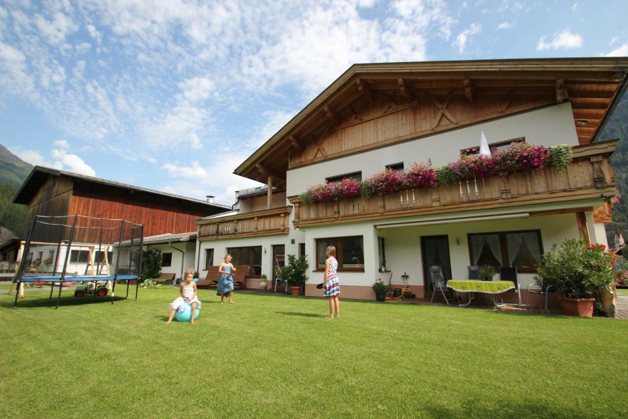 Landhaus Zell Apartment Längenfeld Exterior photo